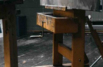 Jacksons Art: Easel Sale